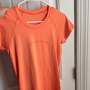 lululemon athletica Vibrant Orange Short Sleeve Tee